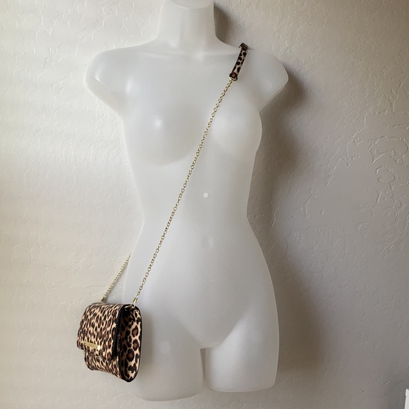 Betsey Johnson NWOT Cheetah Bag Gold Chain Strap shoulder bag cross body purse - Picture 5 of 15